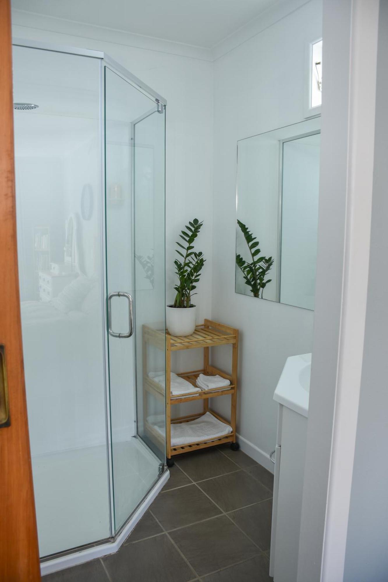 Beautiful Home With Short Stroll To Havelock Village Havelock North Ngoại thất bức ảnh
